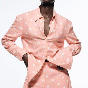 💕Pink Polka dot Snap button down shirt 📍FIRM📍